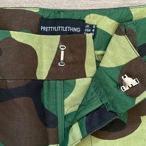 Pretty Little Thing Camo pants sz 4